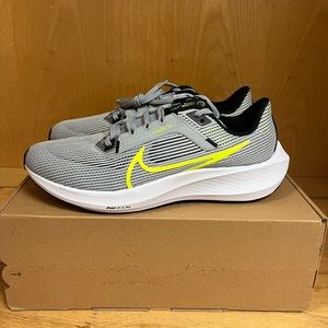 Nike Air Zoom Pegasus 40 - Grey/Volt